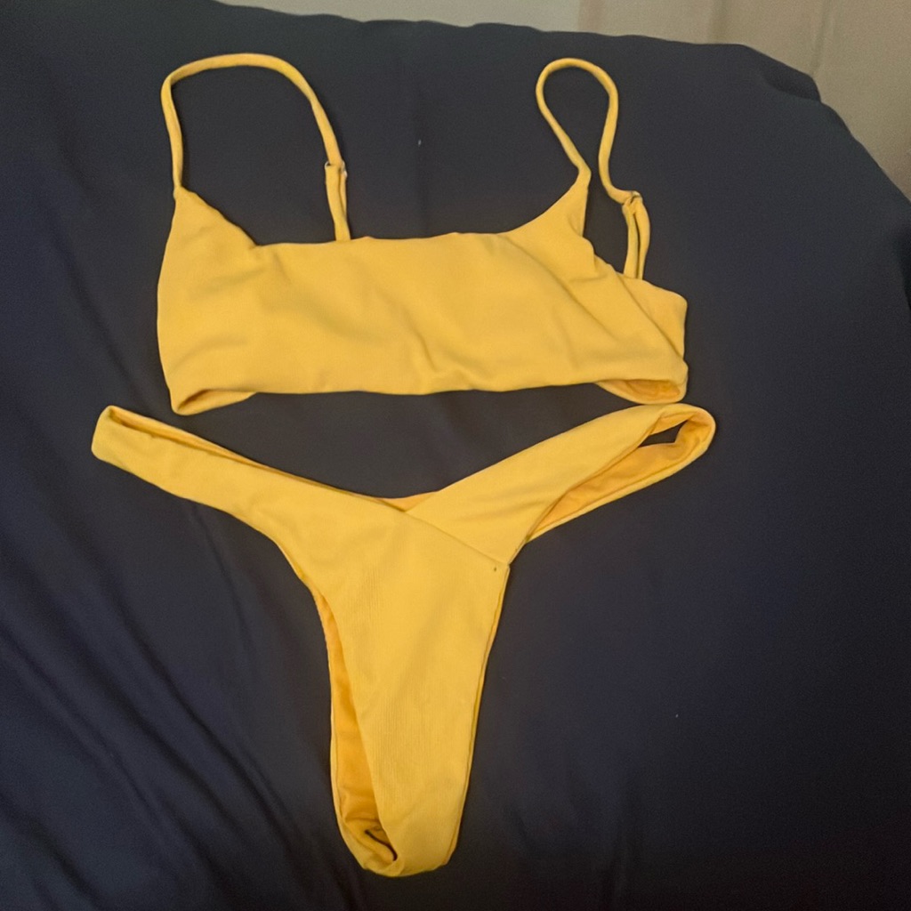 No Bad Addiction Yellow Swim Set